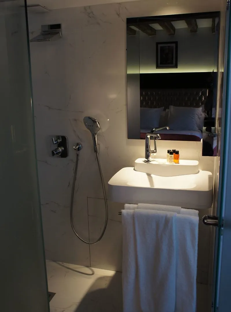 Hotel Tonic Saint Germain Des Pres Paris